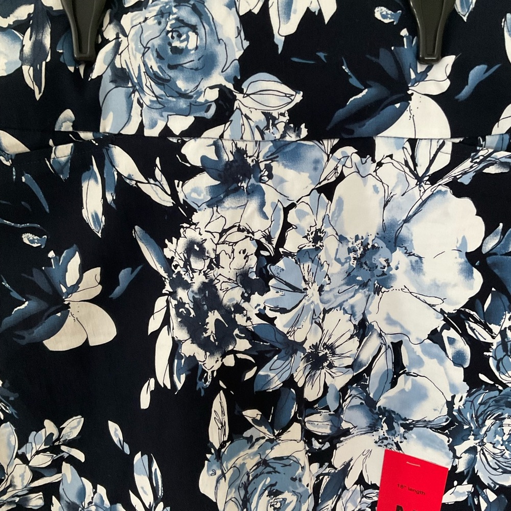 NWT S.C.&Co. Tummy Control Skort, Women’s Sz M - Picture 2 of 13